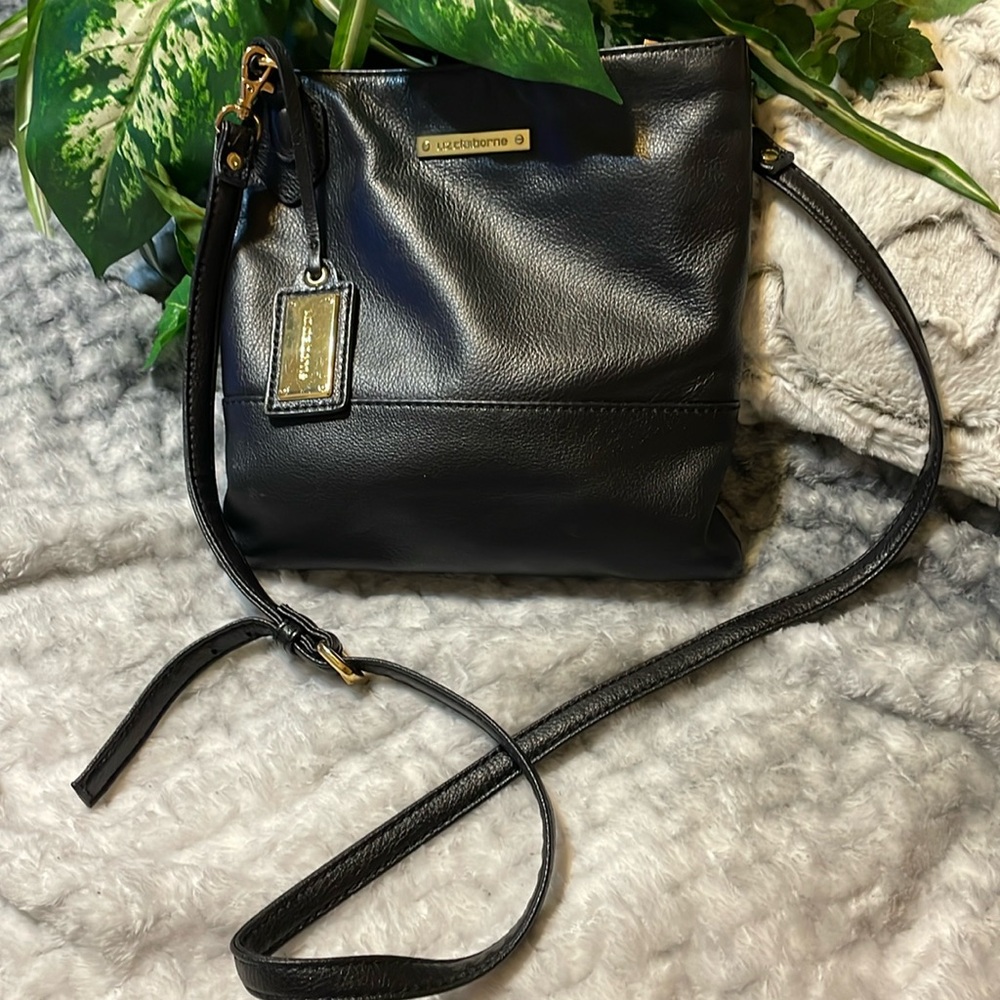 LIZ CLAIBORNE BLACK SOFT LEATHER ADJUSTABLE SHOULDER BAG W HANG TAG GOLDTONE EUC